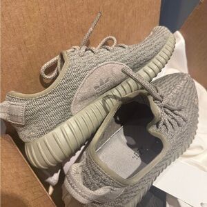 Adidas Yeezy boost Light Gray Knit Sneakers